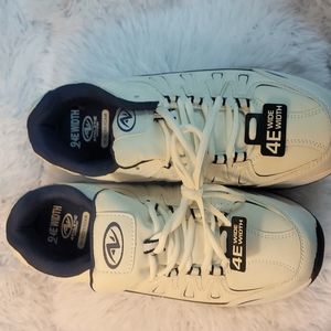 Athletic Works men's memory foam running shoes.  Size 9 4E wide width